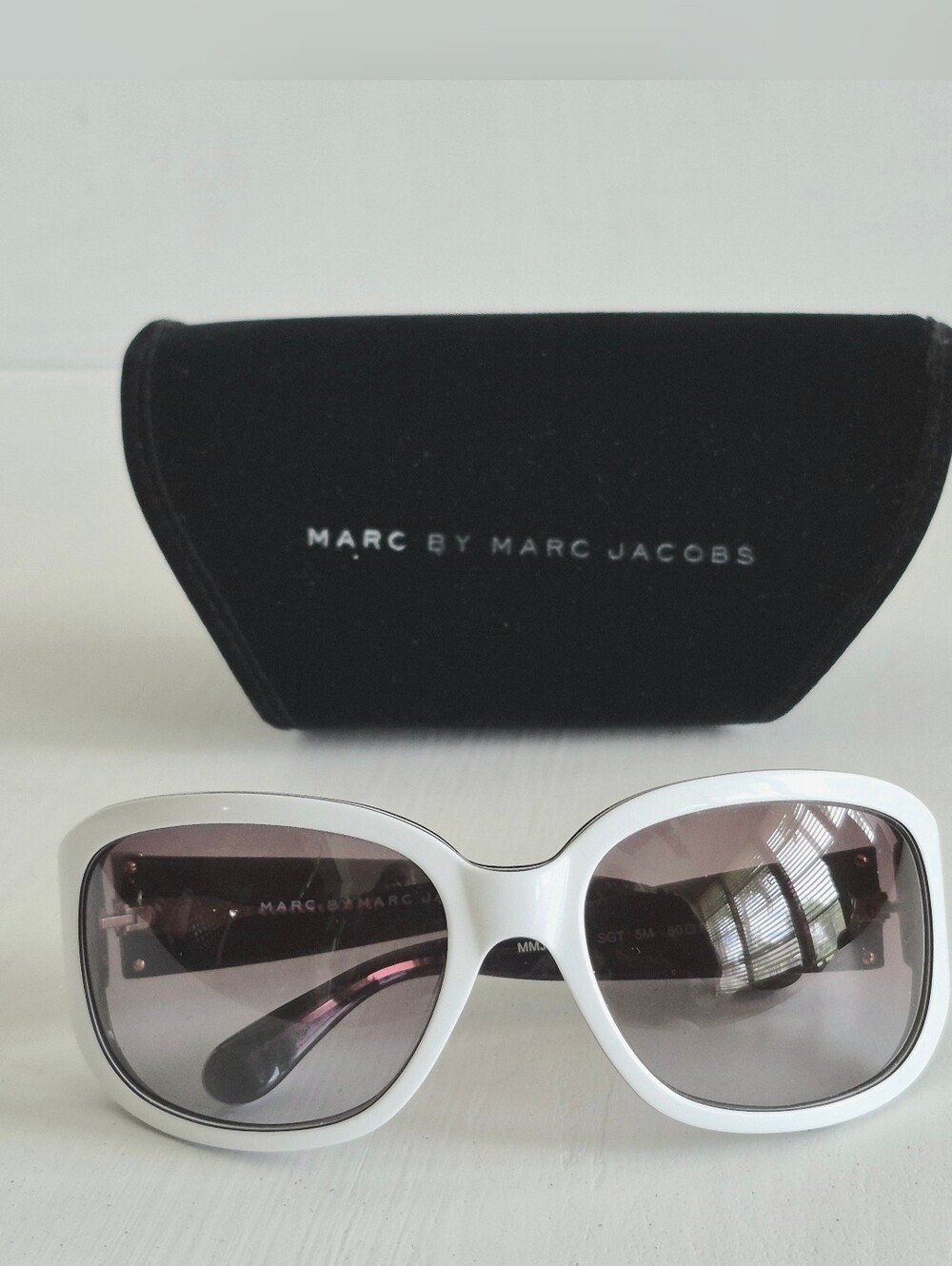 Marc by Marc Jacobs Women's White & Black Oversized Sunglasses MMJ009
